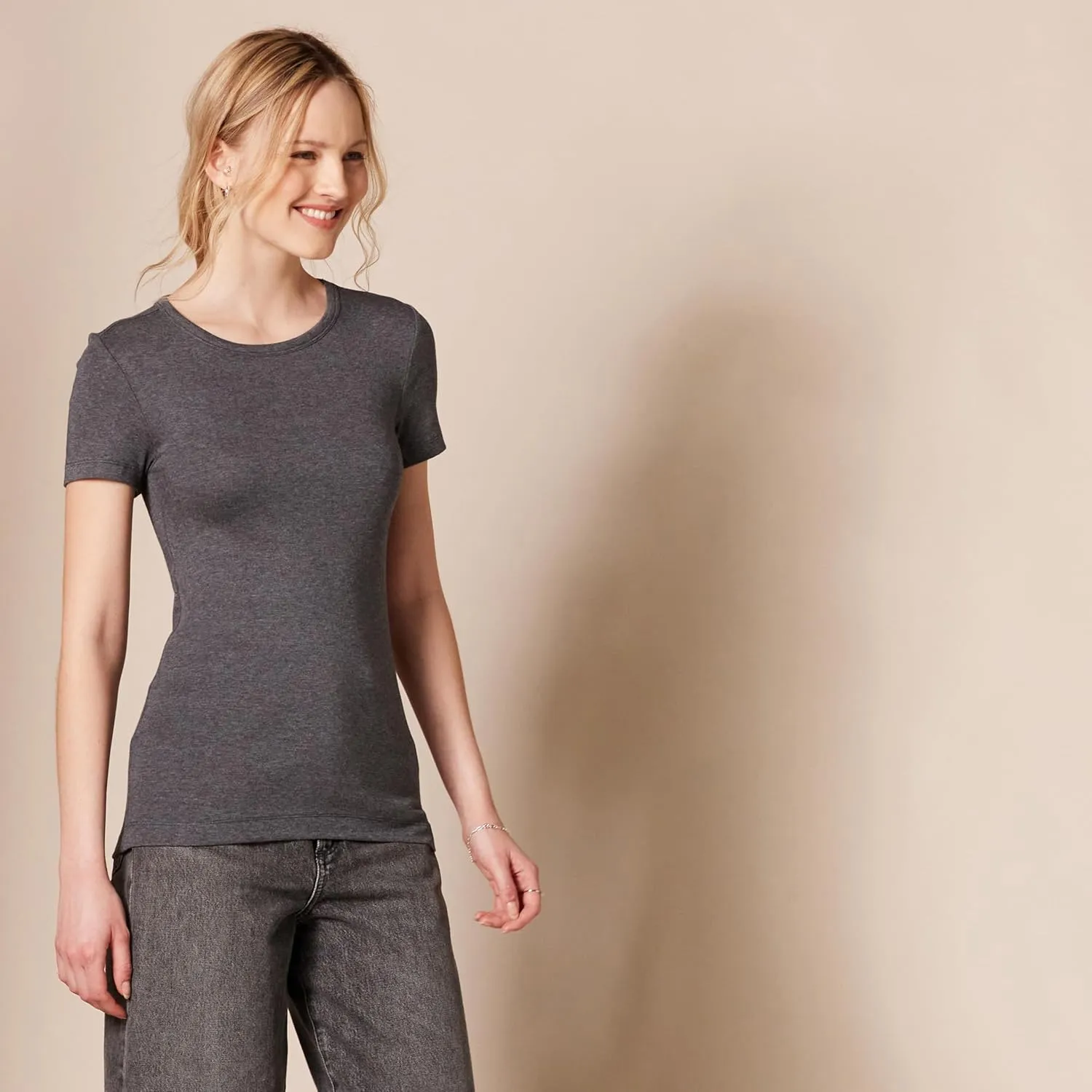 Amazon Essentials Women's Slim-Fit Short-Sleeve Crewneck T-Shirt, Pack of 2