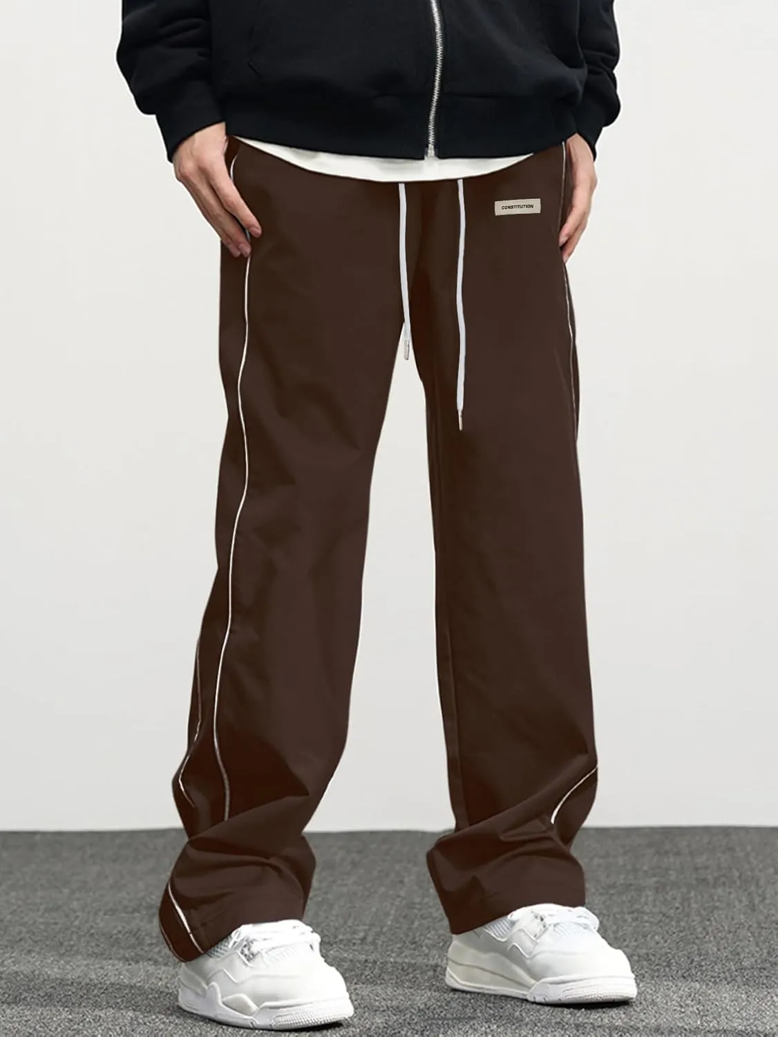 Verdusa Men's Track Pants Straight Leg Acitve Streetwear Elastic Waist Parachute Pants with Pockets