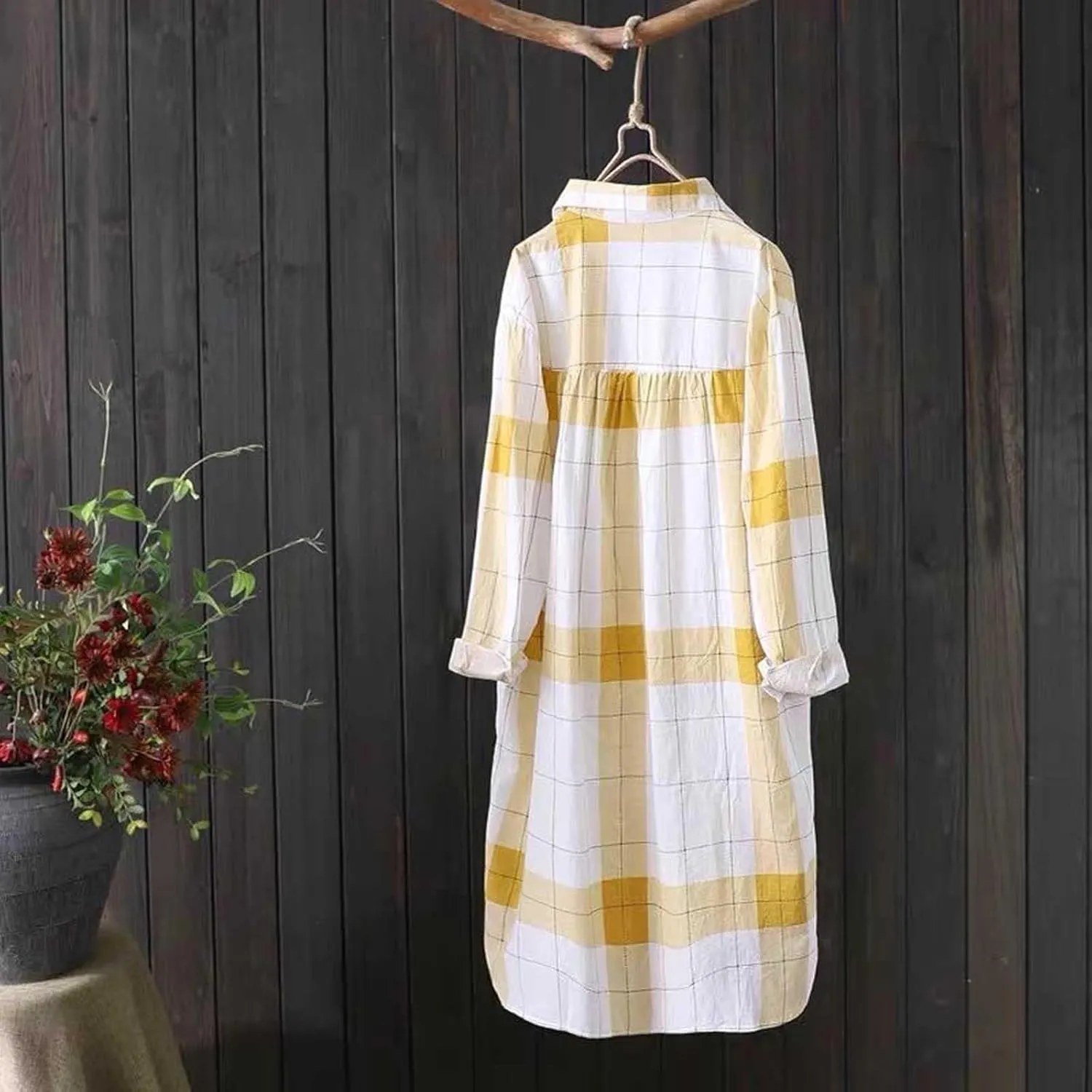 Womens Oversized Button Down Plaid Shacket Shirt with Pockets Roll Up Long Sleeve Casual Boyfriend Tunic Blouse Top